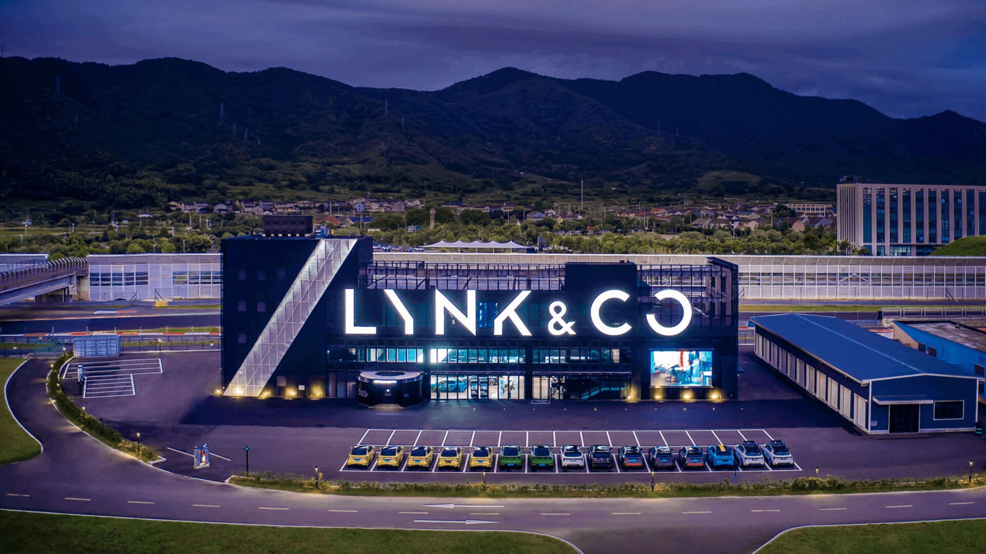 Lynk & Co Automotive Center